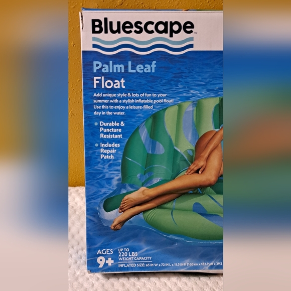 New Bluescape Palm Leaf Float - Picture 3 of 3